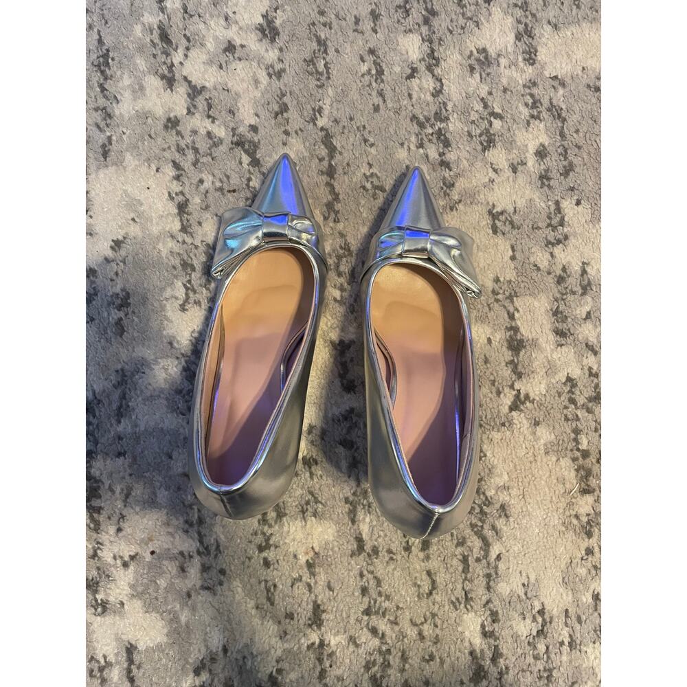 Silver Metallic Bow Pumps Size 9 | Pointed Toe Stiletto Heels - Picture 4 of 4